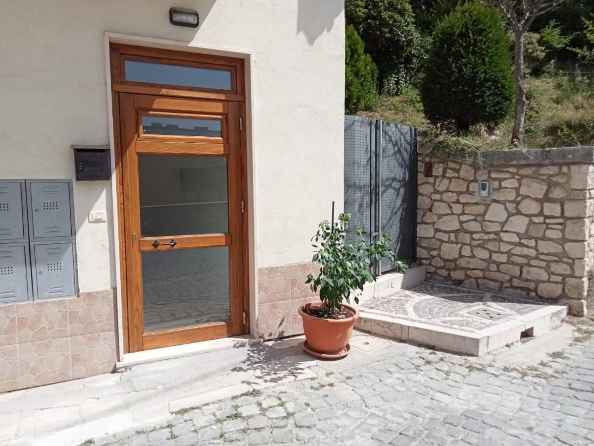 Appartement Al Piano Terra à Poggio Picenze Extérieur photo